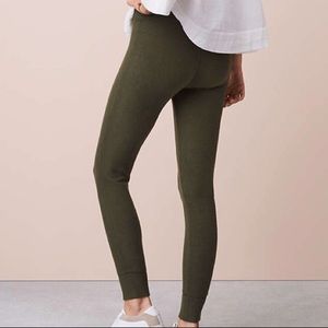NWT Lou & Grey legging